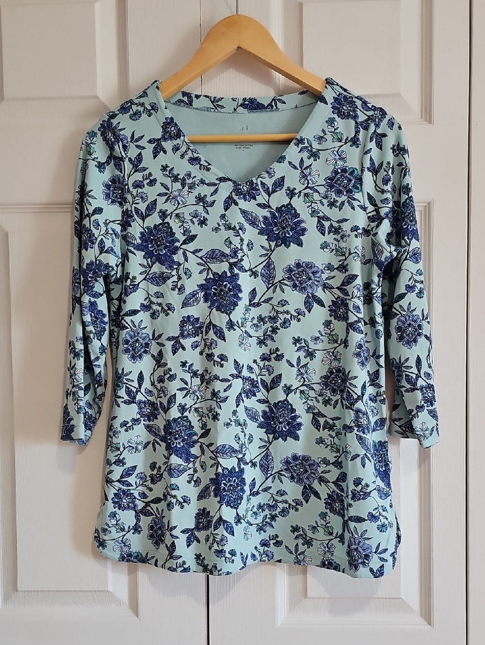 🌸💙 J. Jill Floral Pima Cotton V-Neck Tee Size M
